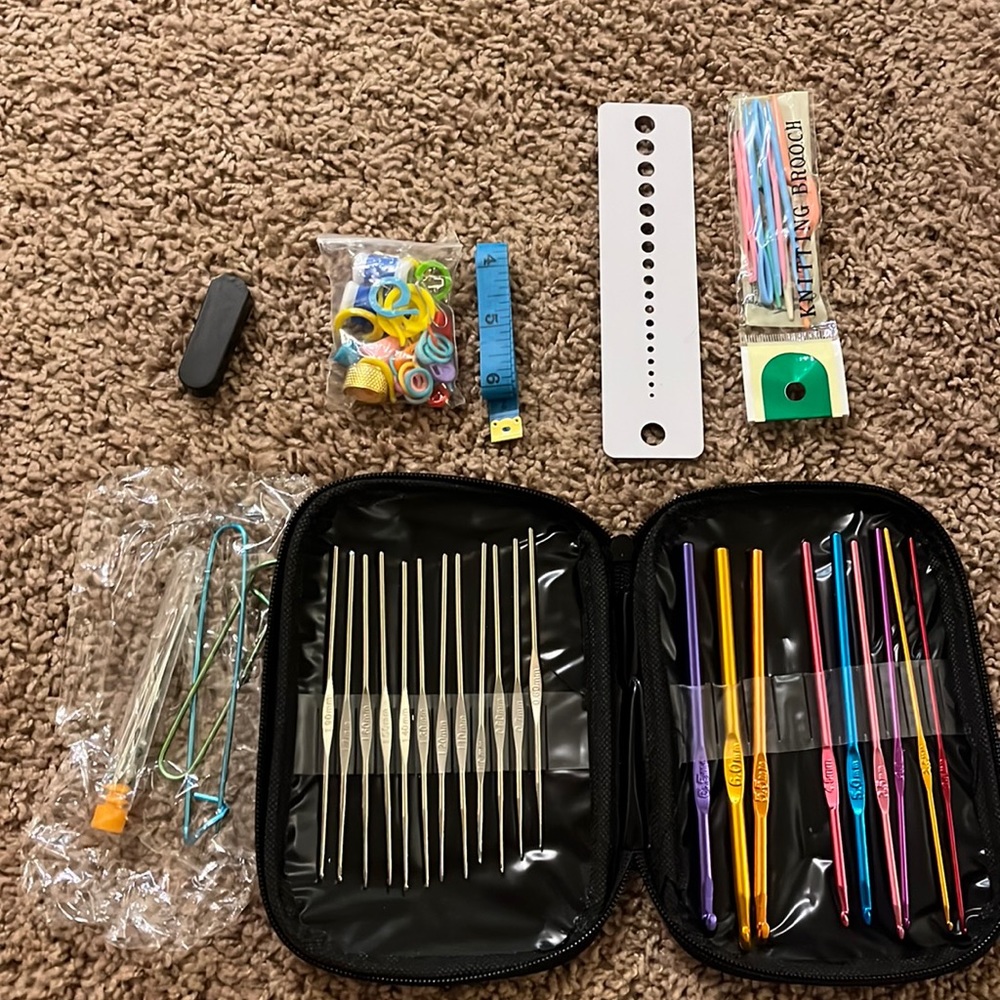Knitting kit 🧶